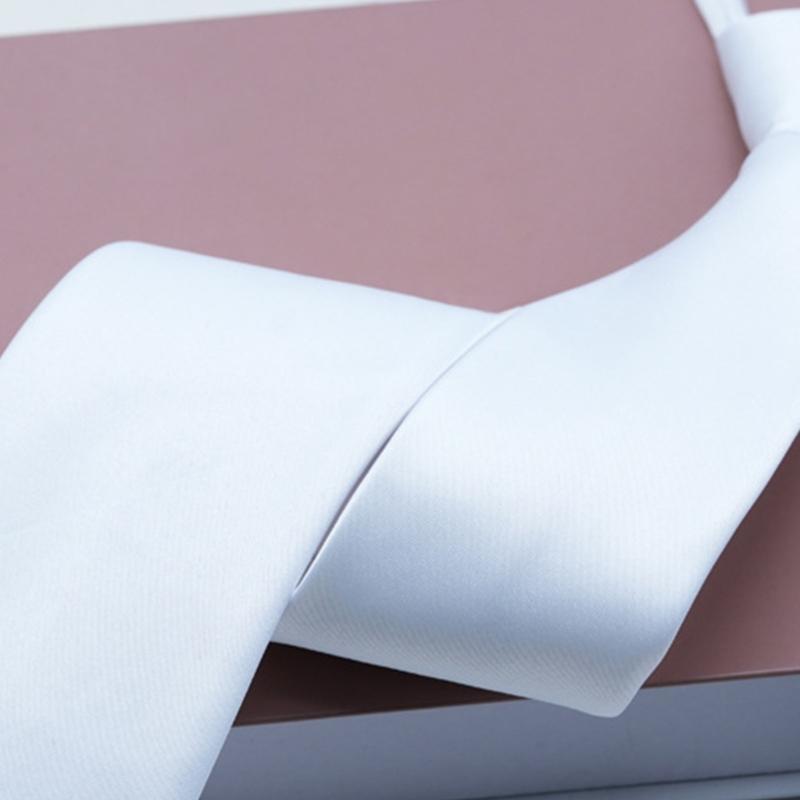 Modny krawat zapinany na zamek – Bow Tie Pre Tied recenzja i cena
