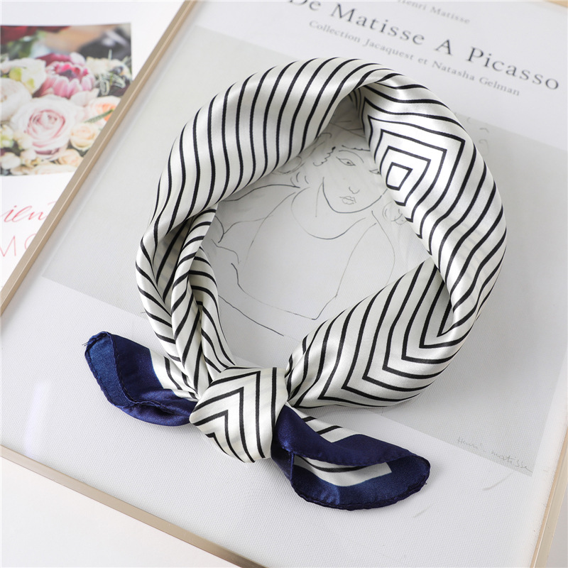 Luksusowa Jedwabna Apaszka w P – Silk Tie Striped recenzja i cena