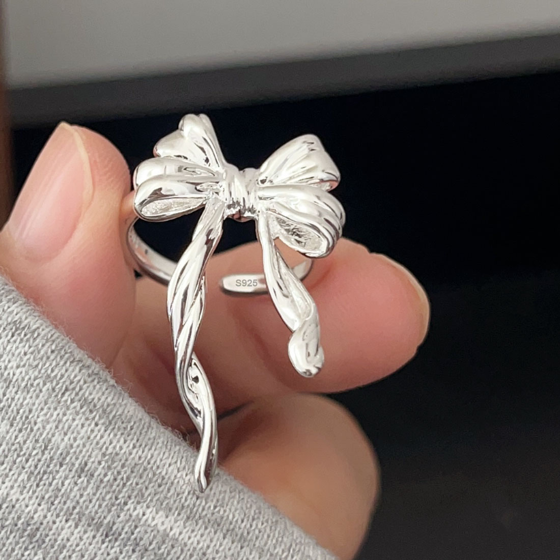 Pierścionki damskie ze srebra  – Tie Clip Silver recenzja i cena