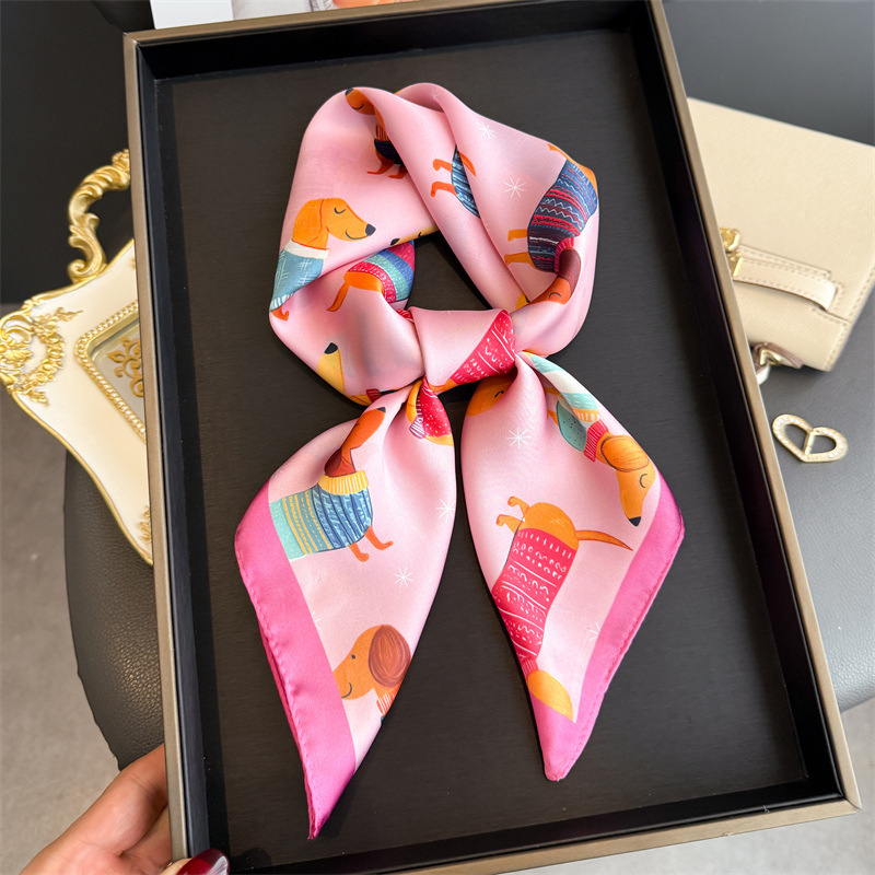Modna bandanka z nadrukiem psa – Scarf Silk Square recenzja i cena