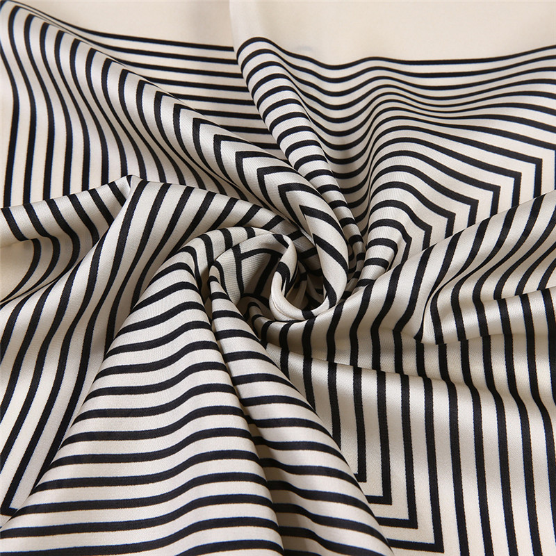 Ramka z frędzlami kwadratowe s – Silk Tie Striped recenzja i cena