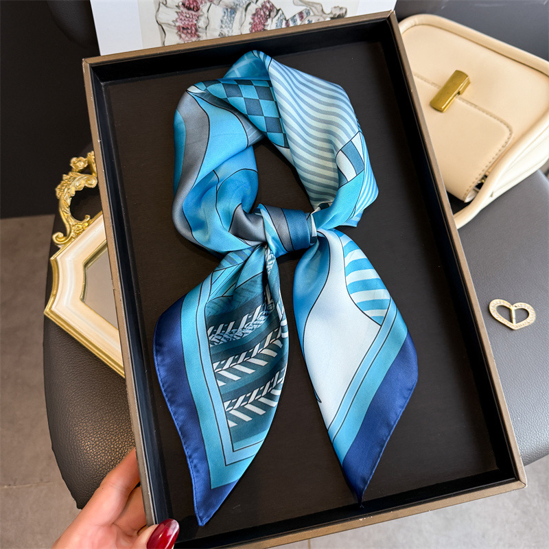 Jedwabne apaszki damskie z now – Ascot Neck Scarf recenzja i cena